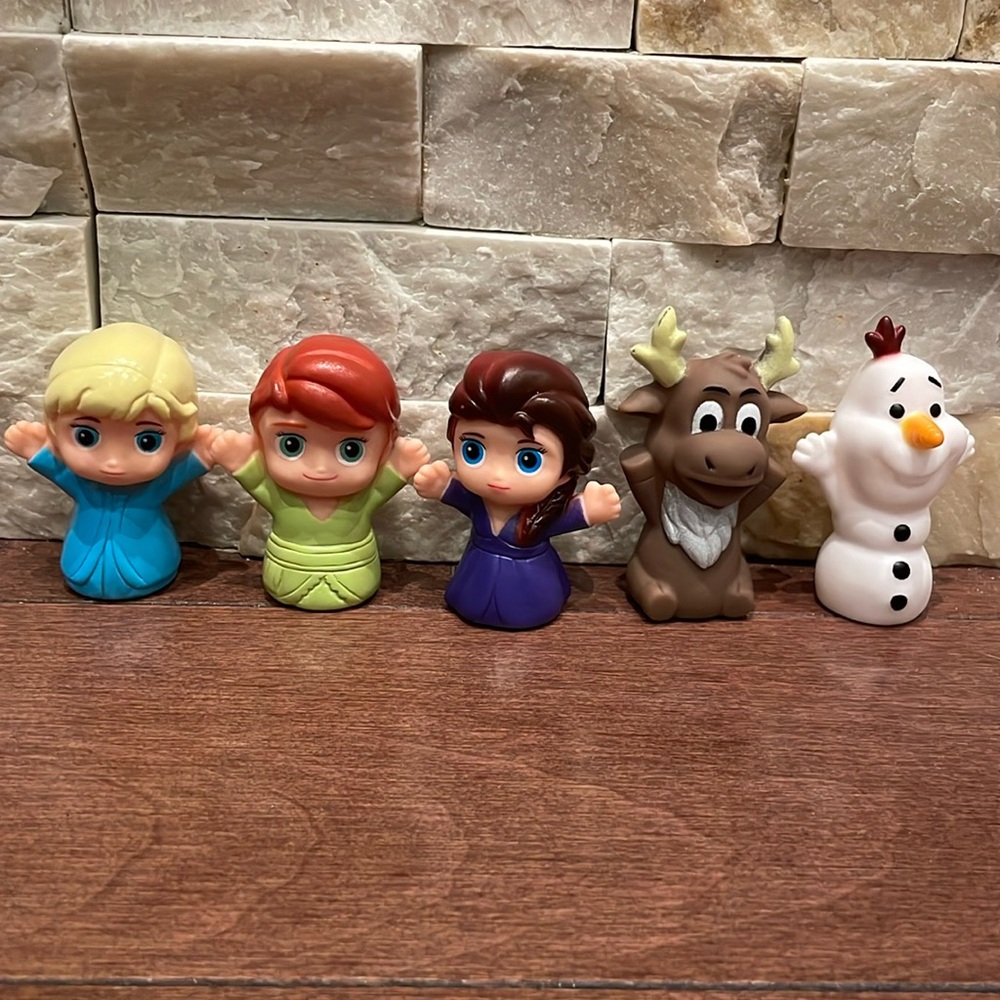 5 piece Frozen finger puppets
